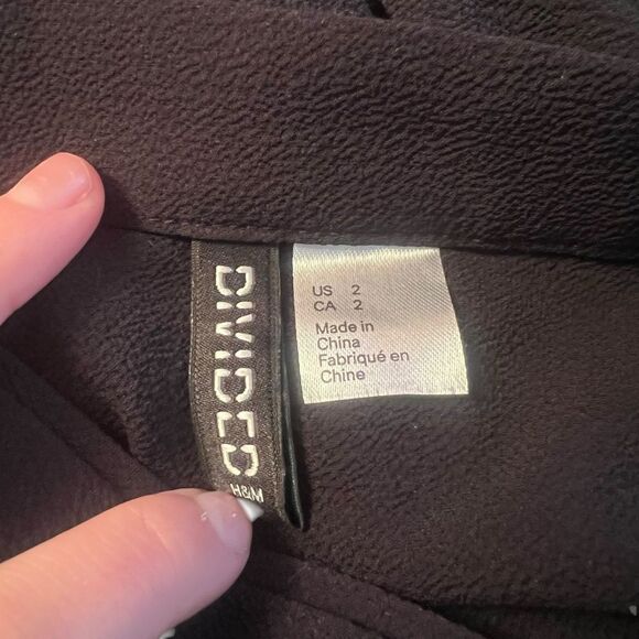 3 for $30! H&M black wrap skirt. Size 2 - Picture 3 of 8